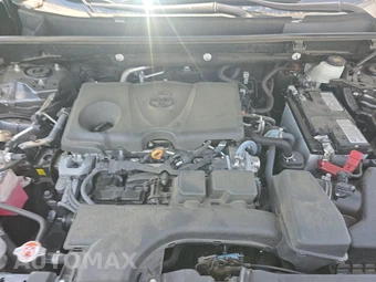 2025 Toyota RAV4 LE - miniatura 15