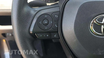 2025 Toyota RAV4 LE - miniatura 19