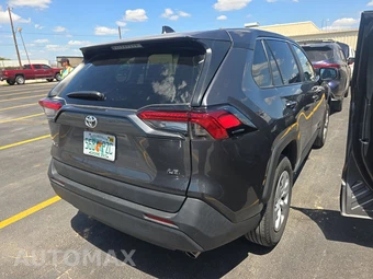 2025 Toyota RAV4 LE - miniatura 4