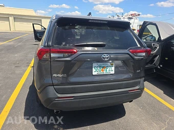 2025 Toyota RAV4 LE - miniatura 5