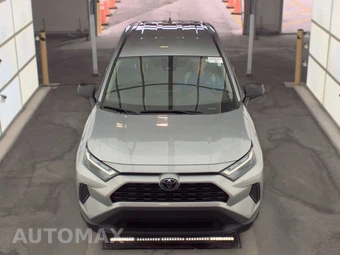 2025 Toyota RAV4 LE - miniatura 2