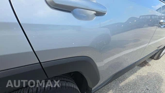2025 Toyota RAV4 LE - miniatura 21