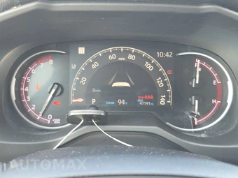 2025 Toyota RAV4 LE - miniatura 12