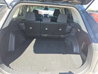 2025 Toyota RAV4 LE – miniatura 16