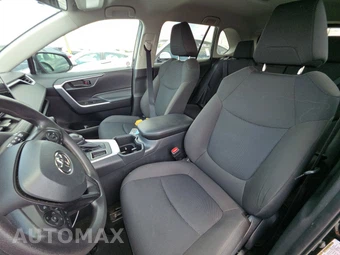2025 Toyota RAV4 LE - miniatura 7