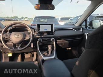 2025 Toyota RAV4 LE - miniatura 11