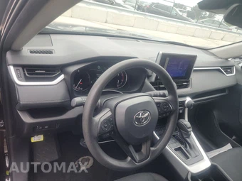 2025 Toyota RAV4 LE - miniatura 11