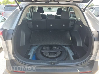 2025 Toyota RAV4 LE - miniatura 16