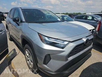 2025 Toyota RAV4 LE - miniatura 3