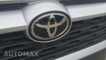 2025 Toyota RAV4 LE - miniatura 24