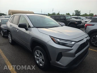 2025 Toyota RAV4 LE - miniatura 3