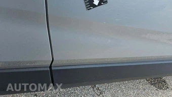 2025 Toyota RAV4 LE - miniatura 21