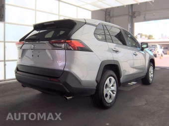 2025 Toyota RAV4 LE - miniatura 4