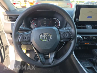 2025 Toyota RAV4 LE - miniatura 10