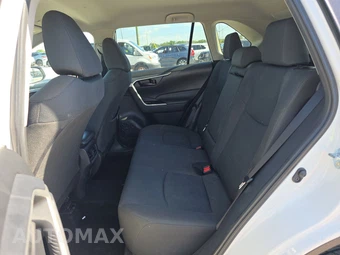2025 Toyota RAV4 LE - miniatura 13