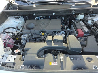 2025 Toyota RAV4 LE - miniatura 15