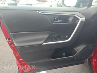2025 Toyota RAV4 LE - miniatura 9