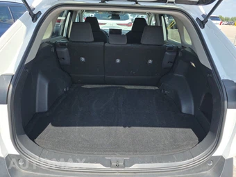 2025 Toyota RAV4 LE - miniatura 16