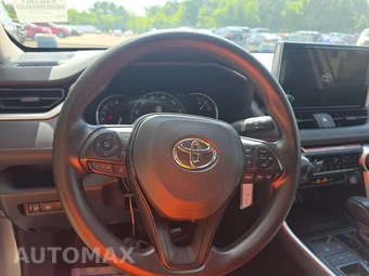 2025 Toyota RAV4 LE - miniatura 10