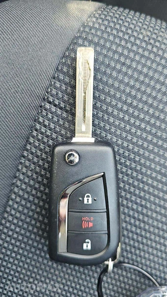 2025 Toyota RAV4 LE – miniatura 18