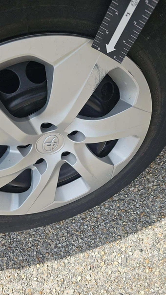 2025 Toyota RAV4 LE – miniatura 21