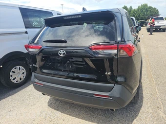 2025 Toyota RAV4 LE – miniatura 5
