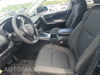 2025 Toyota RAV4 LE – miniatura 7