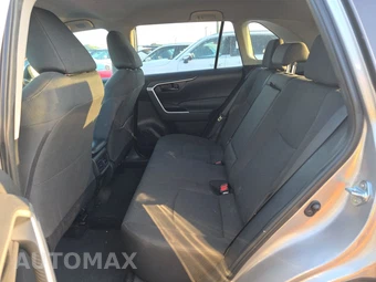 2025 Toyota RAV4 LE - miniatura 13