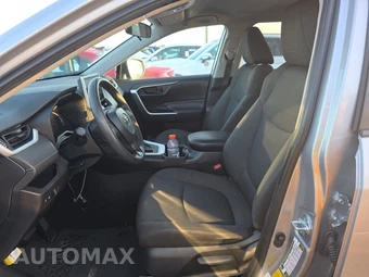 2025 Toyota RAV4 LE - miniatura 7