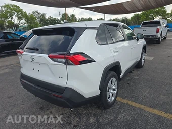 2025 Toyota RAV4 LE - miniatura 4