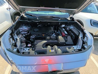 2025 Toyota RAV4 LE - miniatura 15