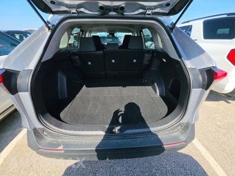 2025 Toyota RAV4 LE - miniatura 16