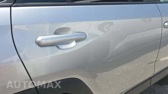 2025 Toyota RAV4 LE - miniatura 19
