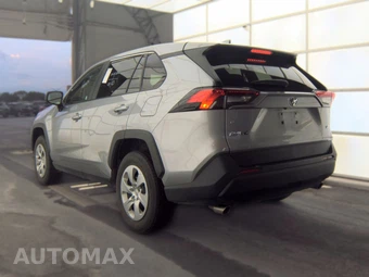 2025 Toyota RAV4 LE - miniatura 6