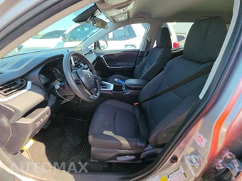 2025 Toyota RAV4 LE - miniatura 7