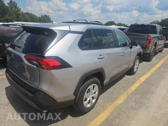 2025 Toyota RAV4 LE - miniatura 4