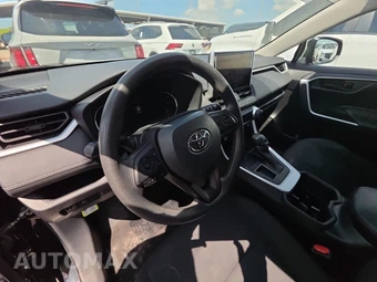 2025 Toyota RAV4 LE – miniatura 10