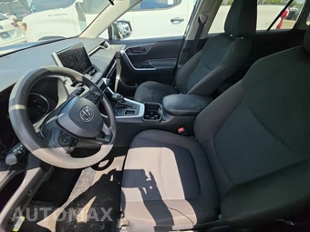 2025 Toyota RAV4 LE – miniatura 7