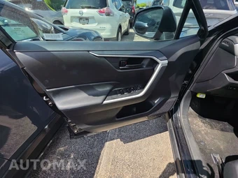 2025 Toyota RAV4 LE – miniatura 9