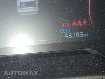 2025 Toyota RAV4 LE - miniatura 12