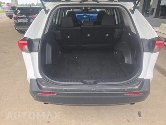 2025 Toyota RAV4 LE - miniatura 16