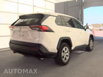 2025 Toyota RAV4 LE - miniatura 4