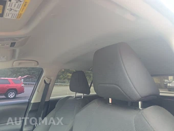 2025 Toyota RAV4 LE - miniatura 17