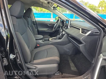 2025 Toyota RAV4 LE - miniatura 8
