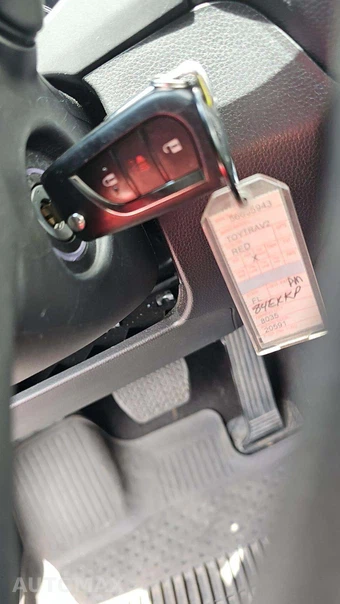 2025 Toyota RAV4 LE - miniatura 17
