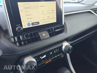 2025 Toyota RAV4 LE - miniatura 11