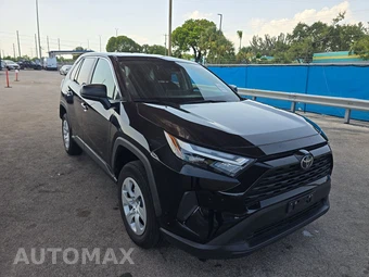 2025 Toyota RAV4 LE - miniatura 3