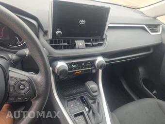 2025 Toyota RAV4 LE - miniatura 11