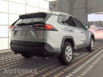2025 Toyota RAV4 LE - miniatura 4
