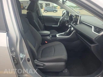 2025 Toyota RAV4 LE - miniatura 8